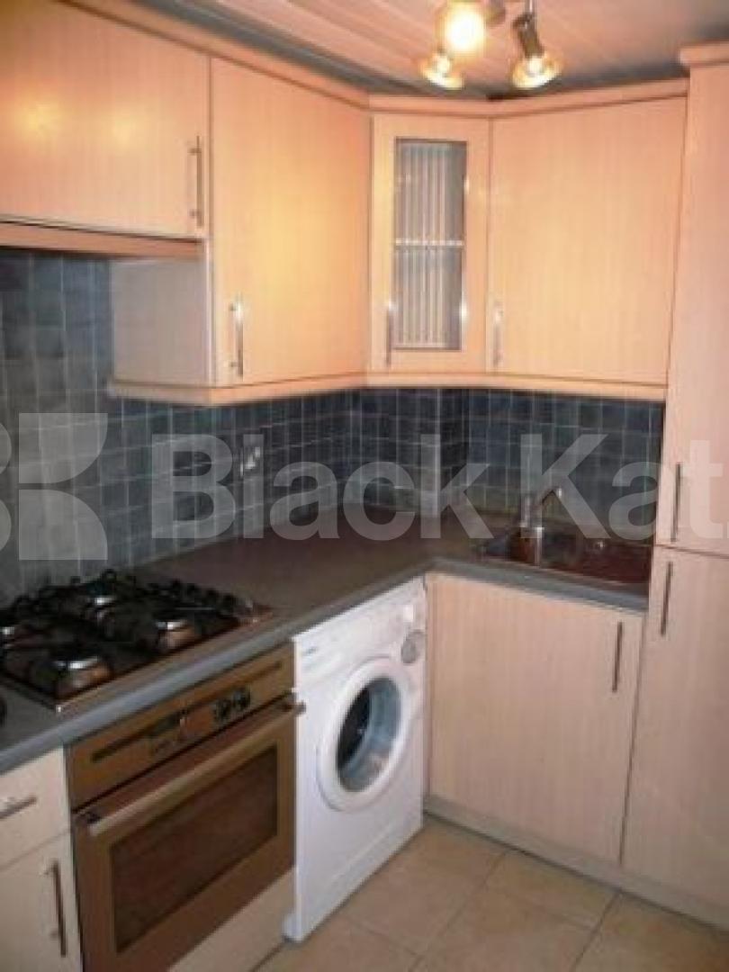 			MUST SEE!!!, 2 Bedroom, 1 bath, 1 reception Flat			 Gayton Road, HAMPSTEAD