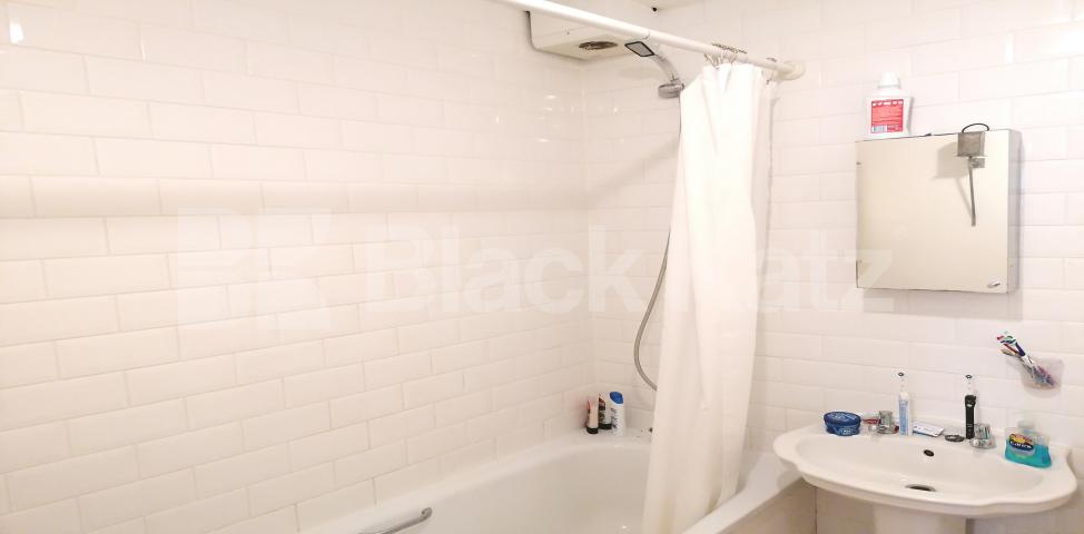 			NEW INSTRUCTION , 2 Bedroom, 1 bath, 1 reception Apartment			 Tower Mansions  Grange Road, Tower Bridge 