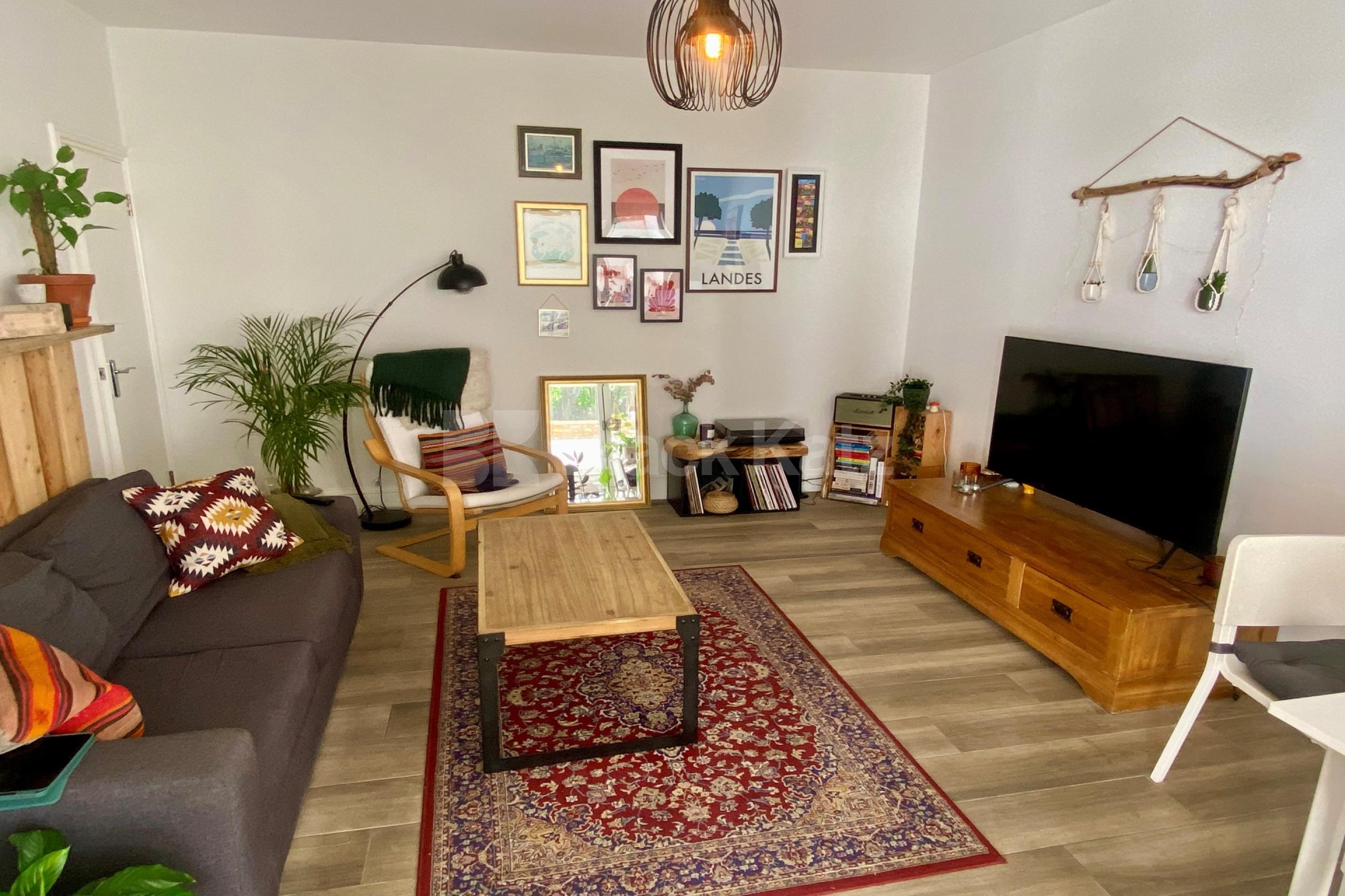  860 Sq. Ft. duplex apartment with 2 bathrooms & patio garden  Garland House Deptford High Street , Deptford SE8