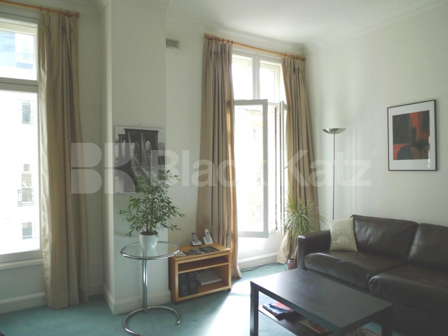 			LOCATION LOCATION LOCATION!, 1 Bedroom, 1 bath, 1 reception Flat			 Garrick Street, COVENT GARDEN