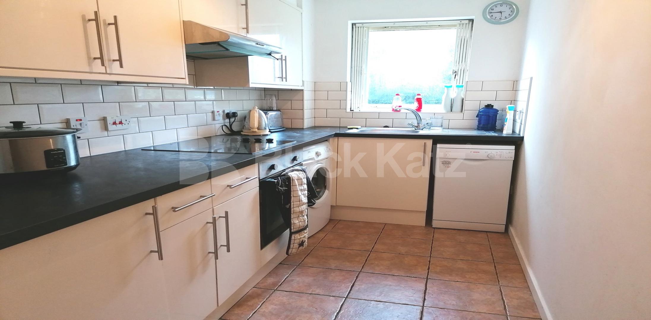 			NEW INSTRUCTION , 2 Bedroom, 1 bath, 1 reception Apartment			 Tower Mansions  Grange Road, Tower Bridge 