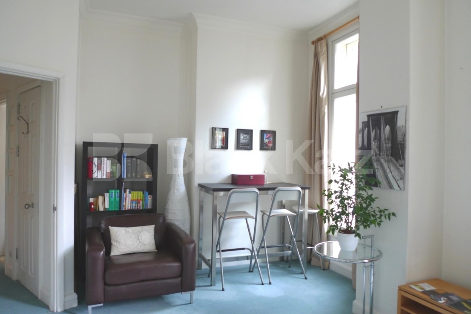			LOCATION LOCATION LOCATION!, 1 Bedroom, 1 bath, 1 reception Flat			 Garrick Street, COVENT GARDEN