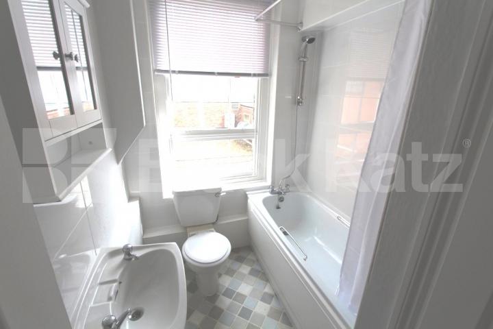 			NEW INSTRUCTION!, 2 Bedroom, 1 bath, 1 reception Flat			 Gilbert Street, Bond Street