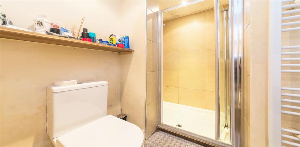 			2 Bedroom, 2 bath, 1 reception Flat			 Greencroft Gardens, WEST HAMPSTEAD