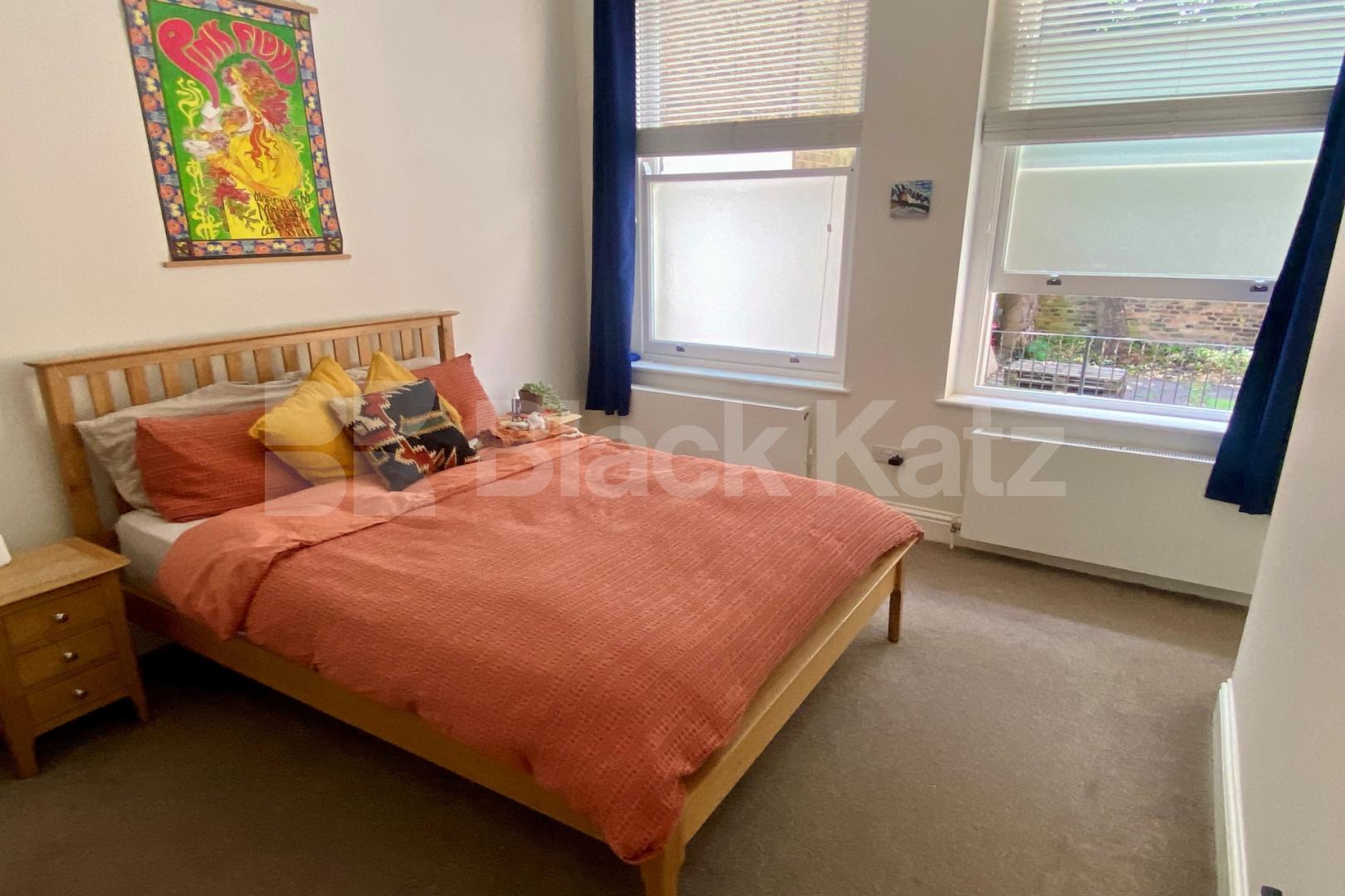  860 Sq. Ft. duplex apartment with 2 bathrooms & patio garden  Garland House Deptford High Street , Deptford