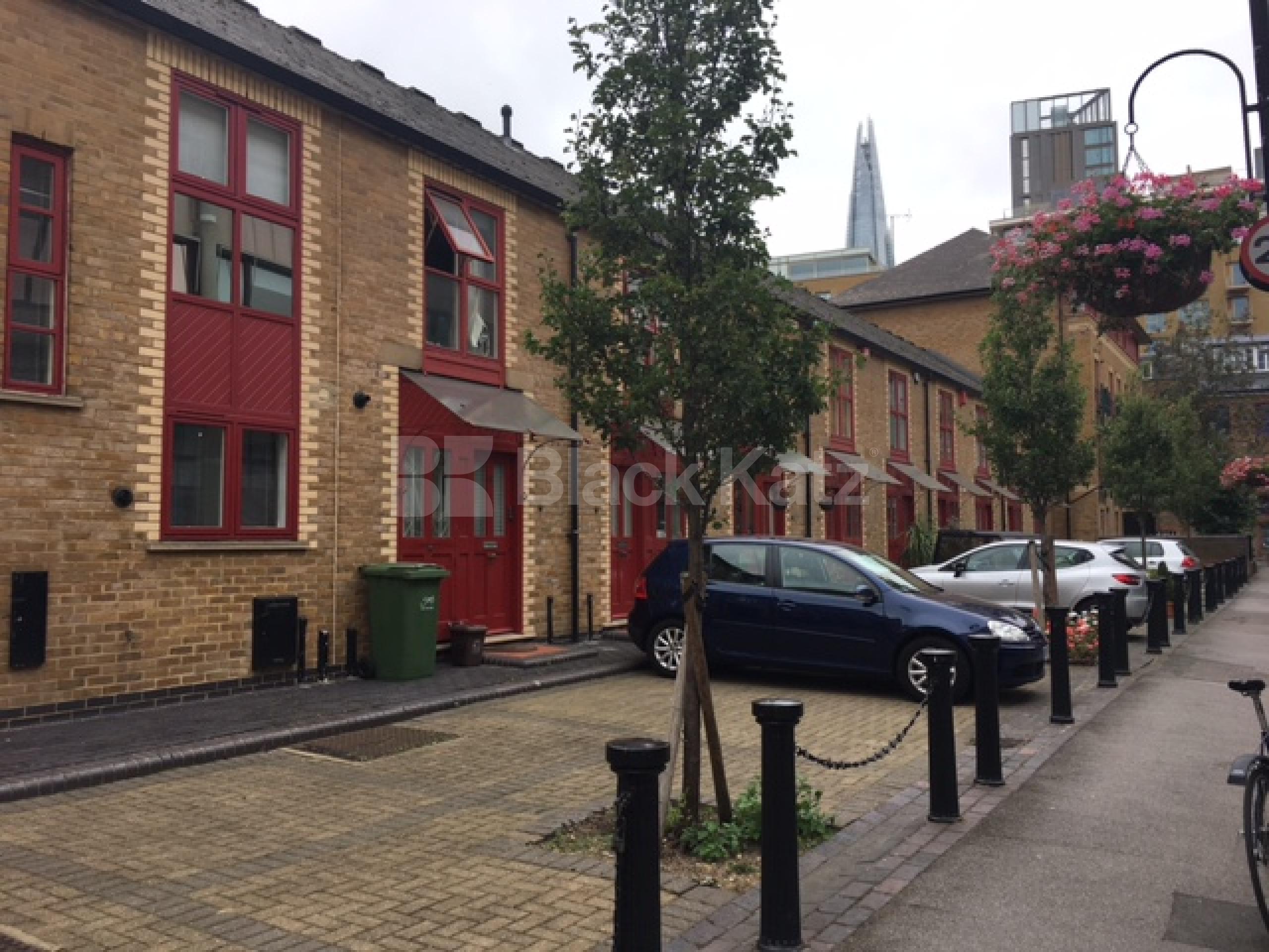 			LET , 2 Bedroom, 1 bath, 1 reception House			 Gainsford Street, Shad Thames SE1