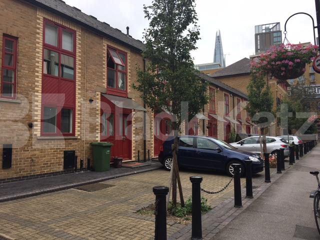 			LET , 2 Bedroom, 1 bath, 1 reception House			 Gainsford Street, Shad Thames