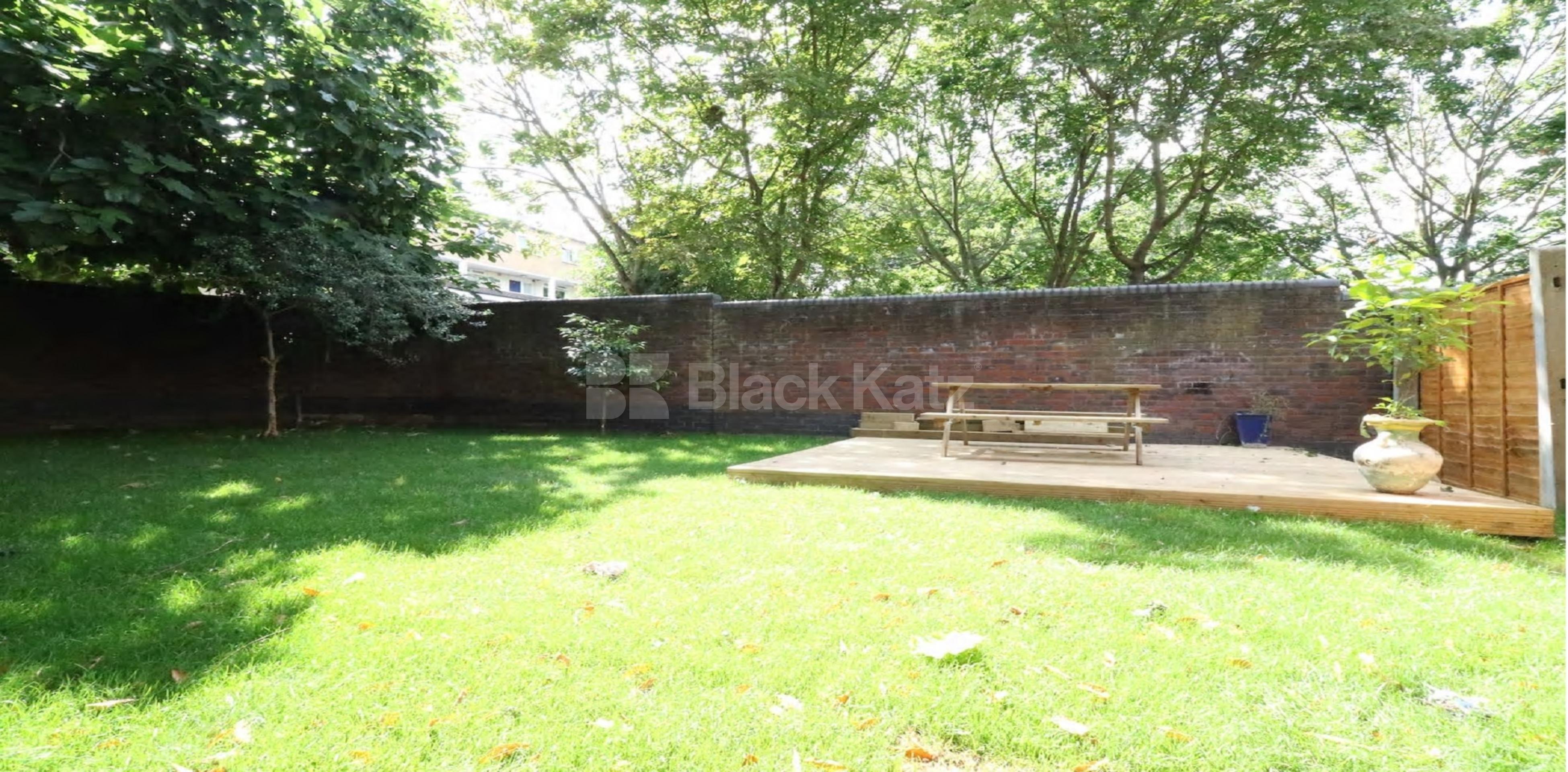 			NEW INSTRUCTION ALL BILLS INCLUDED, 5 Bedroom, 1 bath, 1 reception Apartment			 Deeley Road, Stockwell/Battersea SW8