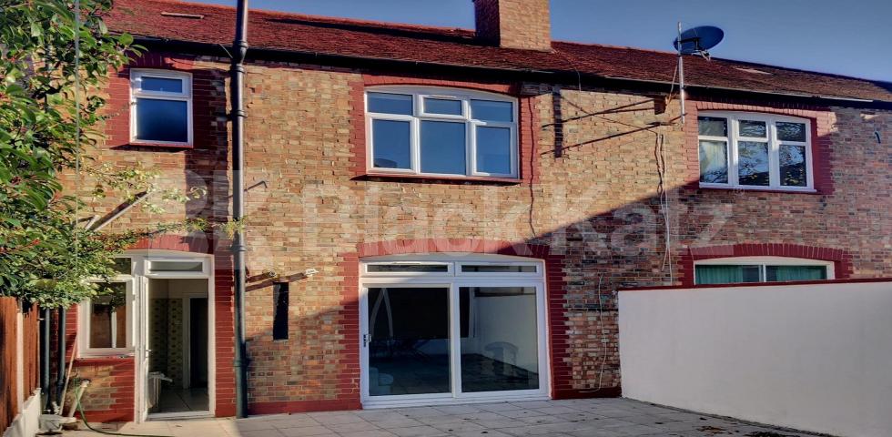 			LET , 3 Bedroom, 1 bath, 1 reception House			 Tulse Hill, Brixton/Tulse Hill 