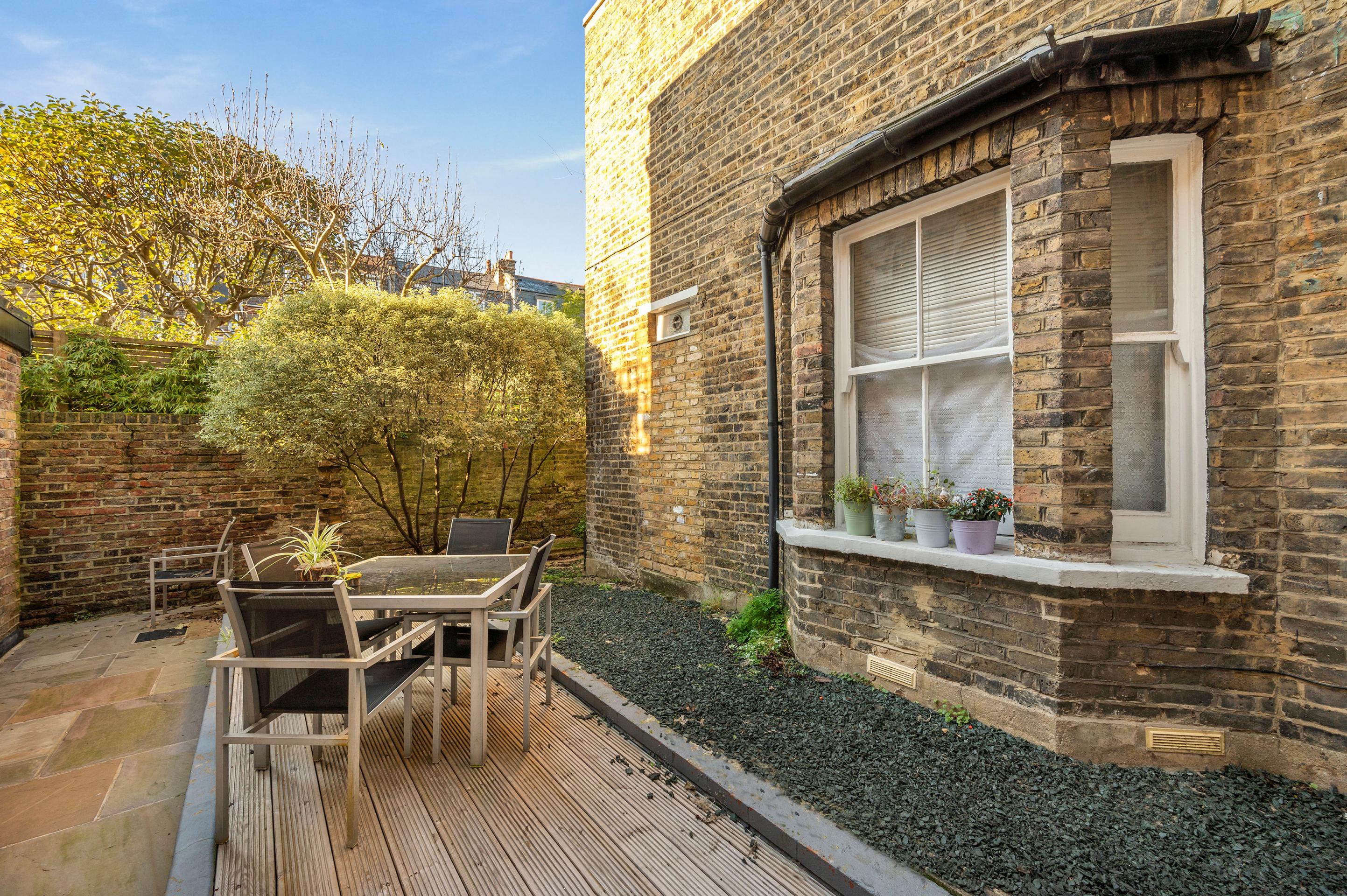 Modern and Central Apartment Roderick Road, Belsize Park NW3
