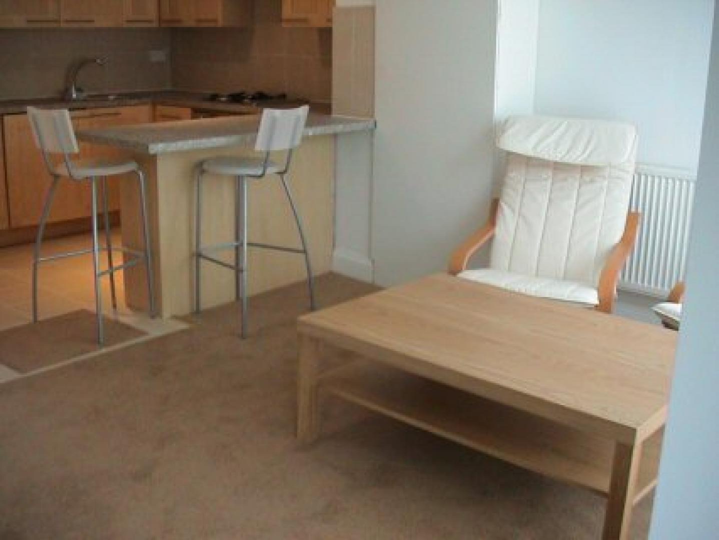 			Spacious, Studio Apartment, 1 bath, 1 reception Flat			 Hendon Way, GOLDERS GREEN