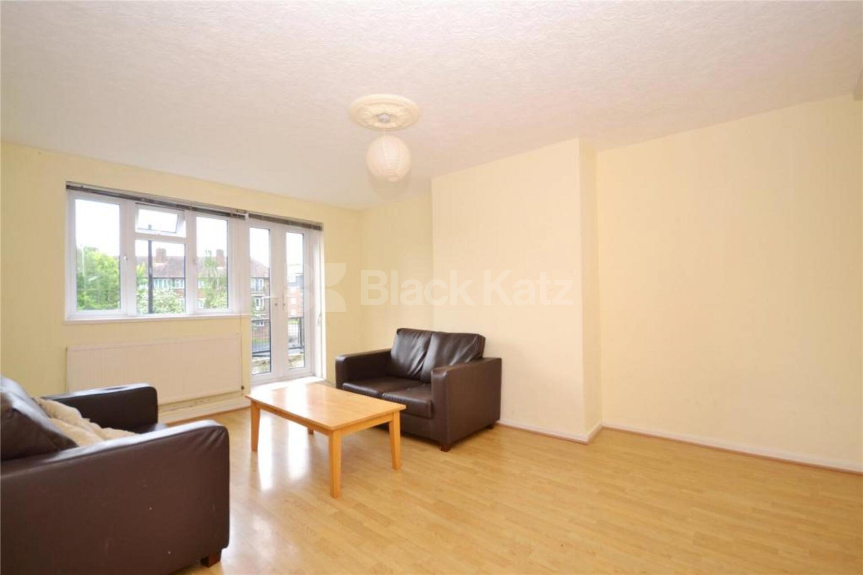 Spacious 3 double bedroom property with access to a balcony  Elmfield Road, East Finchley N2