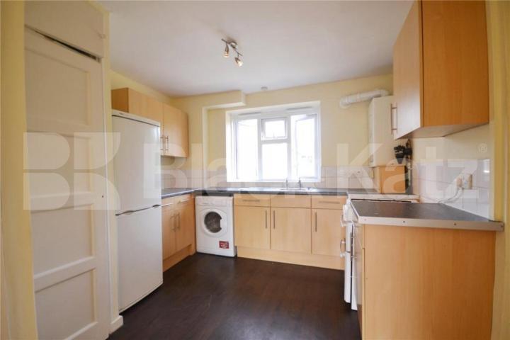 Spacious 3 double bedroom property with access to a balcony  Elmfield Road, East Finchley
