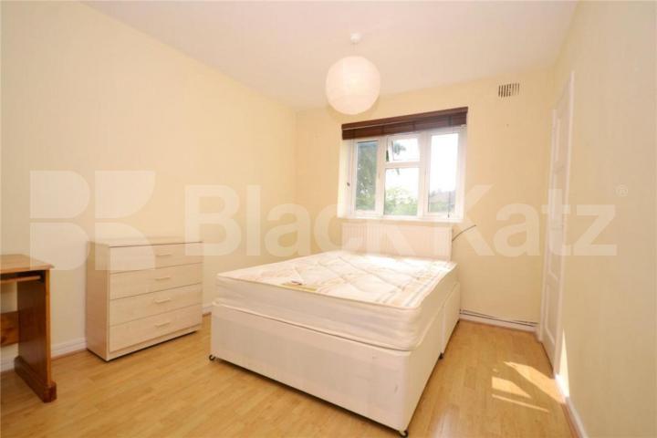 Spacious 3 double bedroom property with access to a balcony  Elmfield Road, East Finchley