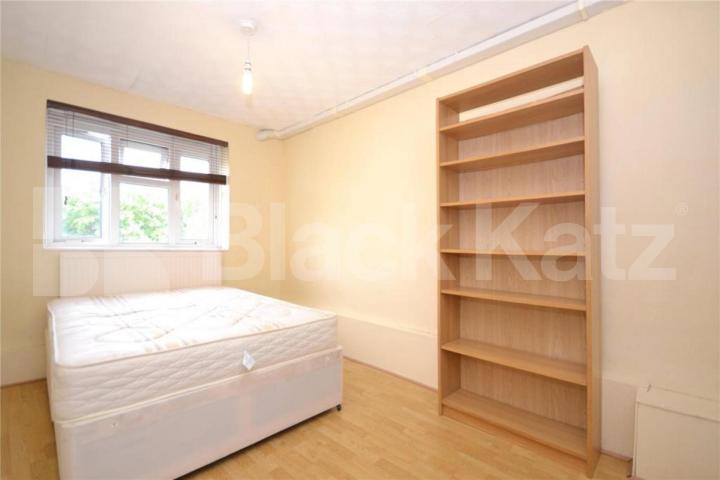 Spacious 3 double bedroom property with access to a balcony  Elmfield Road, East Finchley