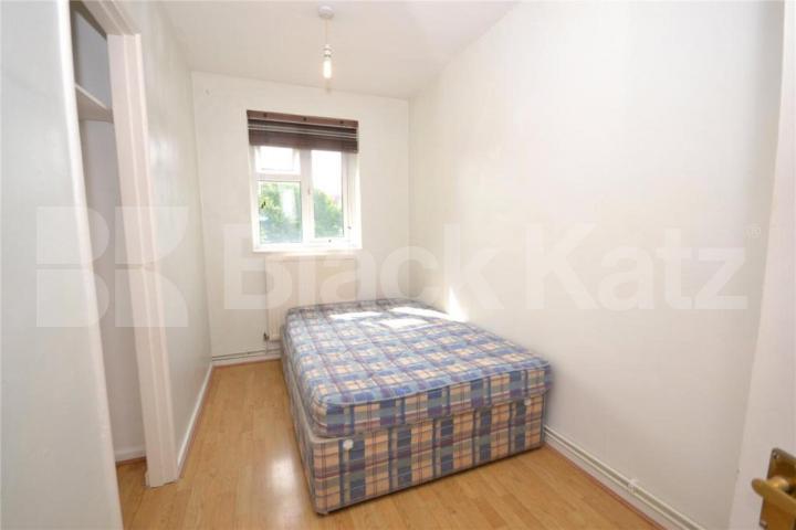 Spacious 3 double bedroom property with access to a balcony  Elmfield Road, East Finchley