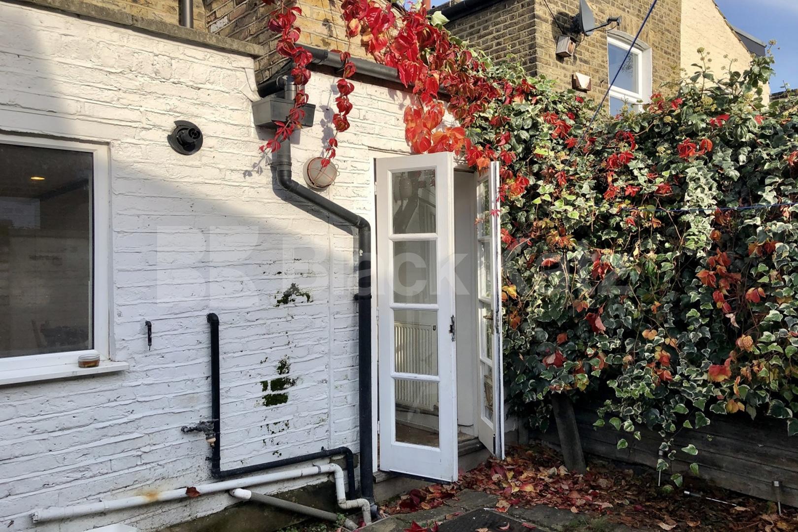 Triplex period house offering 1430 Sq. Ft. of living & entertaining space Khyber Road, Clapham Junction