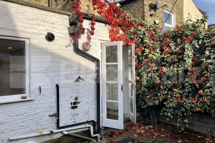 Triplex period house offering 1430 Sq. Ft. of living & entertaining space Khyber Road, Clapham Junction