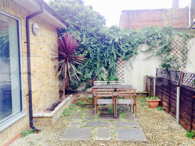 			NEW INSTRUCTION , 1 Bedroom, 1 bath, 1 reception House			 Bouvier Court, Darrell Road, East Dulwich
