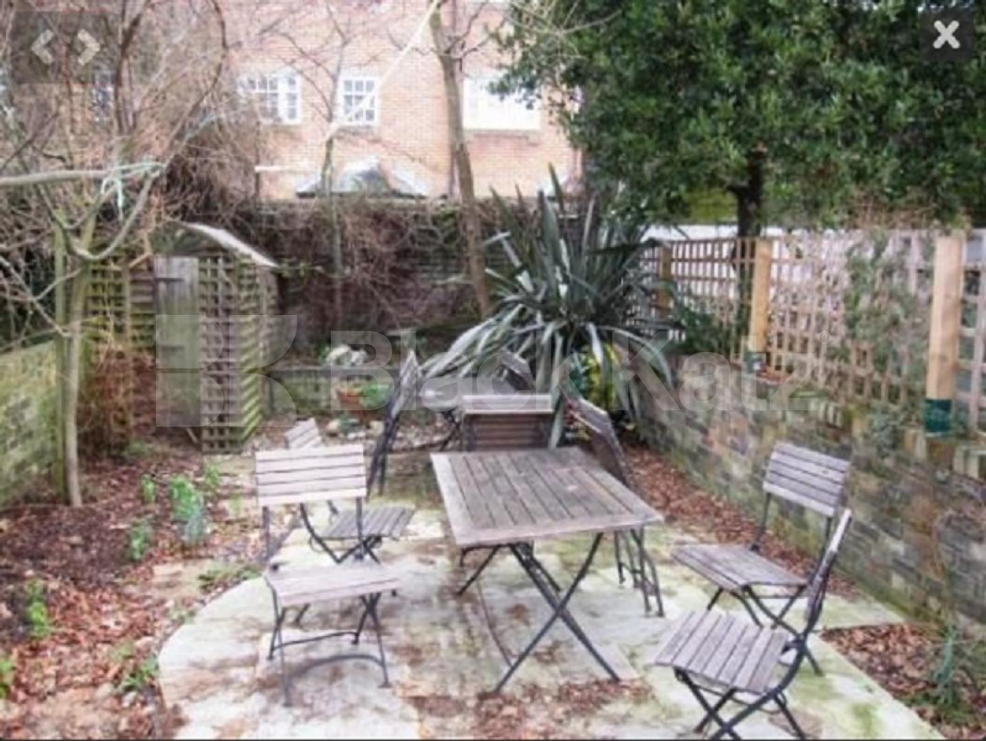 			STUNNING HOUSE!, 4 Bedroom, 1 bath, 1 reception House			 Kiver Road, UPPER HOLLOWAY