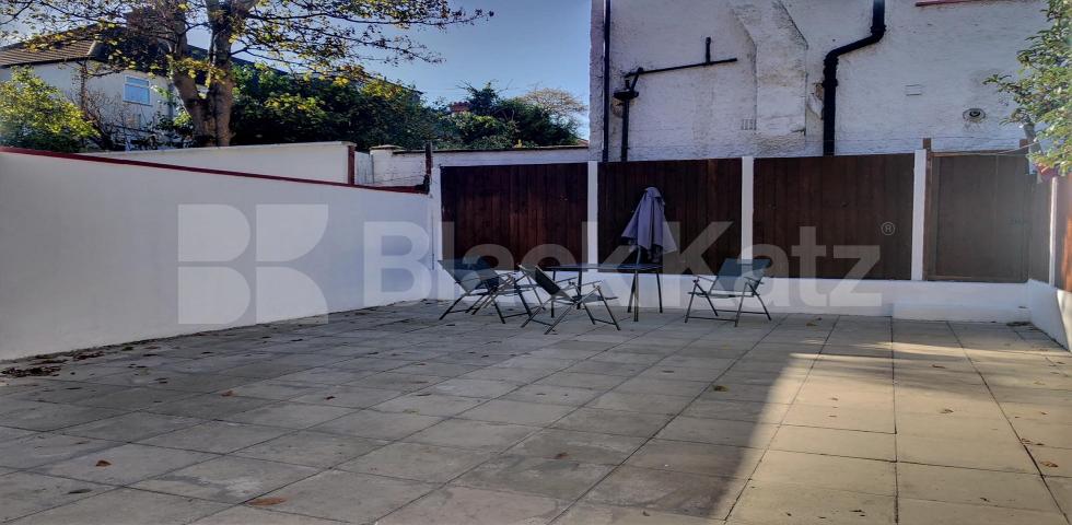 			LET , 3 Bedroom, 1 bath, 1 reception House			 Tulse Hill, Brixton/Tulse Hill 