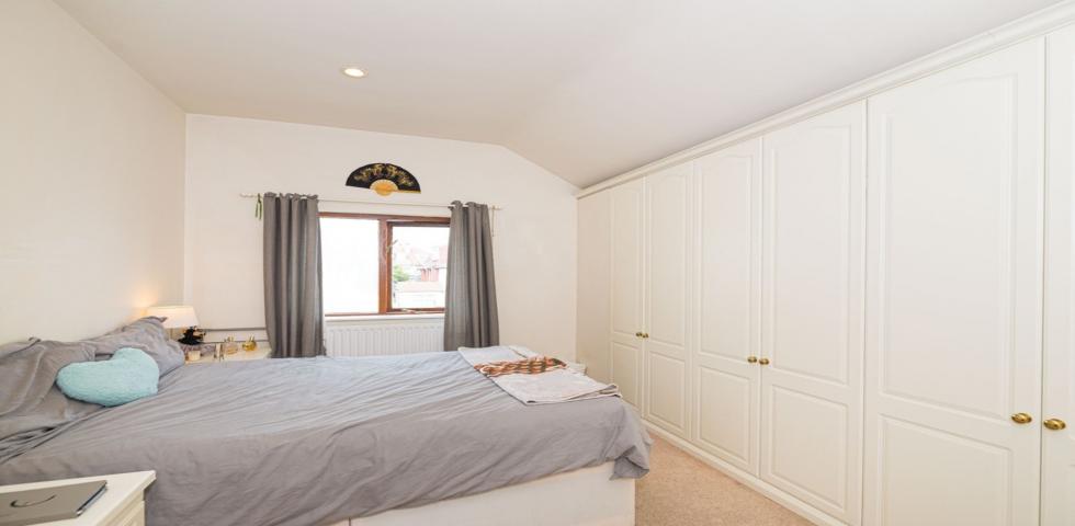 			3 Bedroom, 1 bath, 1 reception Flat			 Dollis Hill Lane, DOLLIS HILL