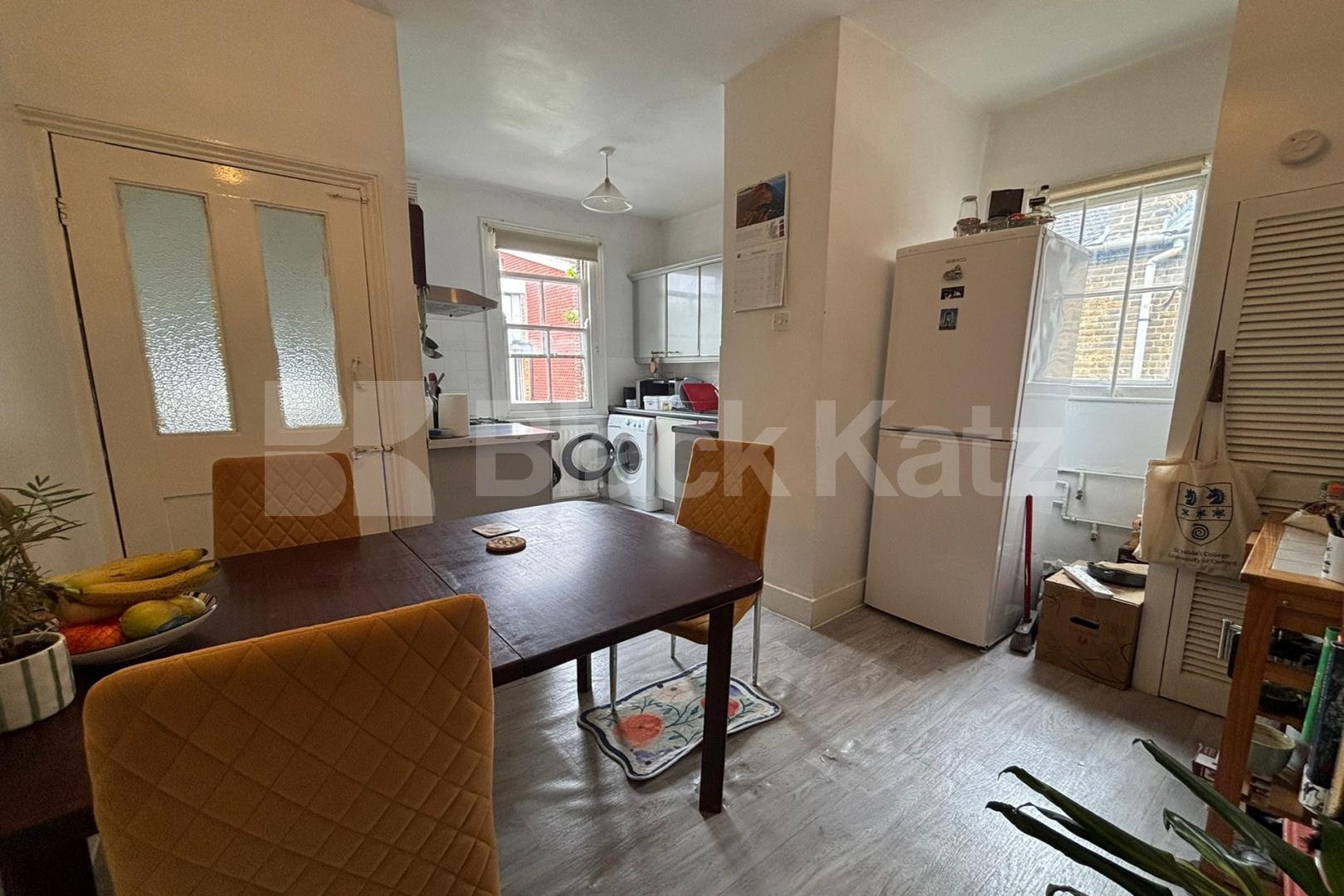 Bright & airy & offering 900 Sq.Ft.of living & entertaining space Councillor Street , Oval