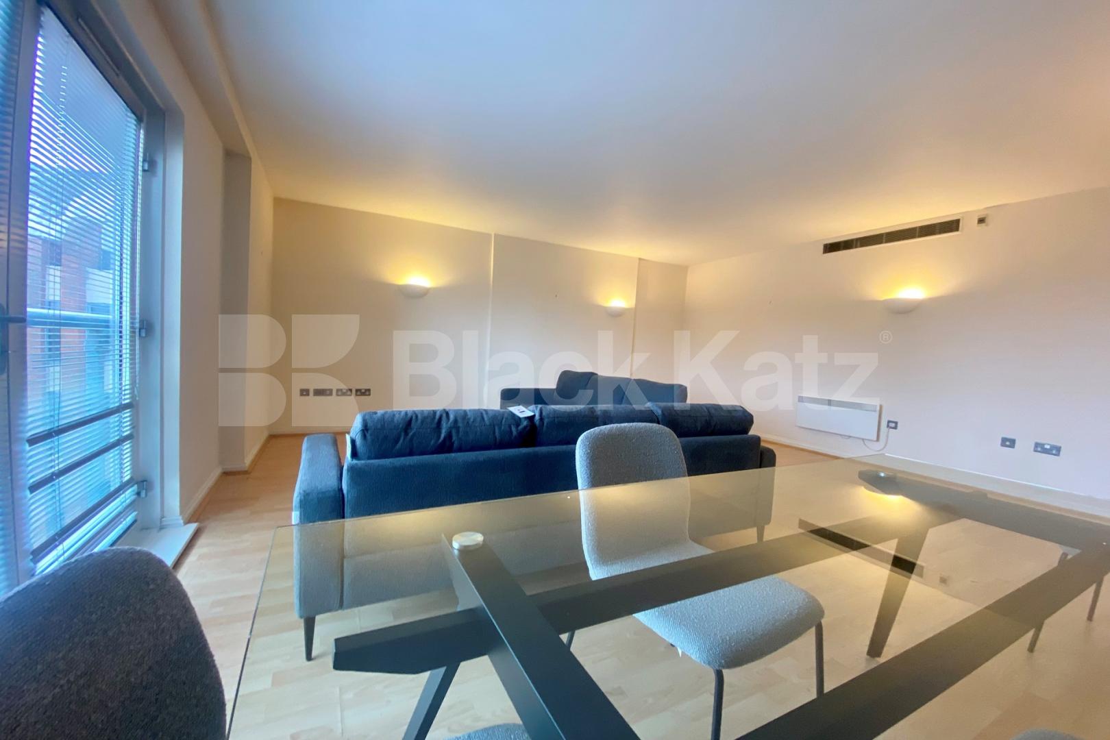 Beautiful penthouse, includes concierge, on site gym & water rates. Longstone Court.Great Dover Steet, Borough/London Bridge