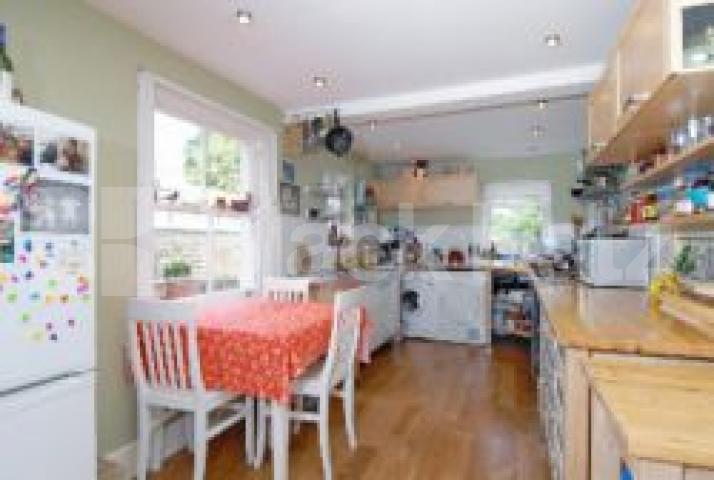 			MUST SEE AND GARDEN !!!, 3 Bedroom, 1 bath, 1 reception Terraced House			 Leconsfield Road, Highbury