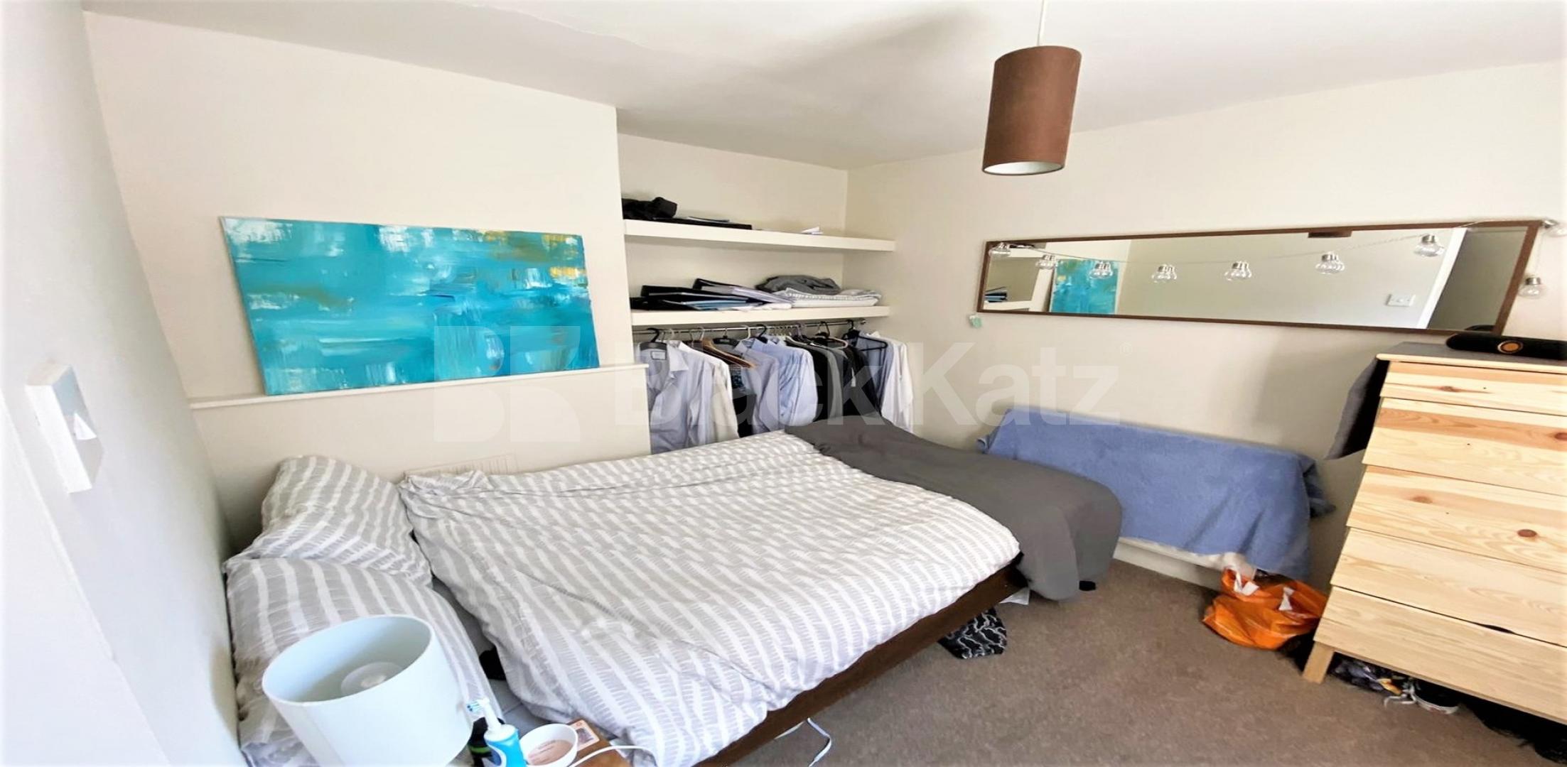 			4 Bedroom, 1 bath, 1 reception Flat			 Uxbridge Road , SHEPHERDS BUSH