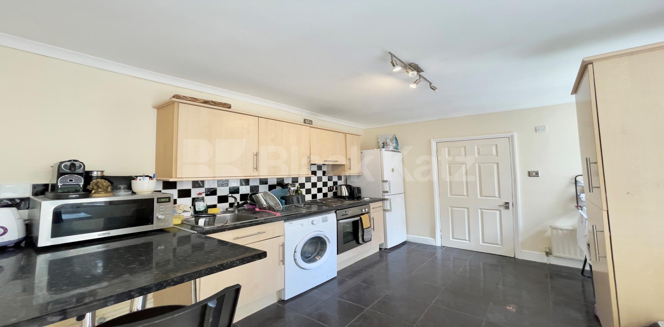 			LET, 2 Bedroom, 1 bath, 1 reception Apartment			 Brook Drive, Elephant & Castle/Lambeth North