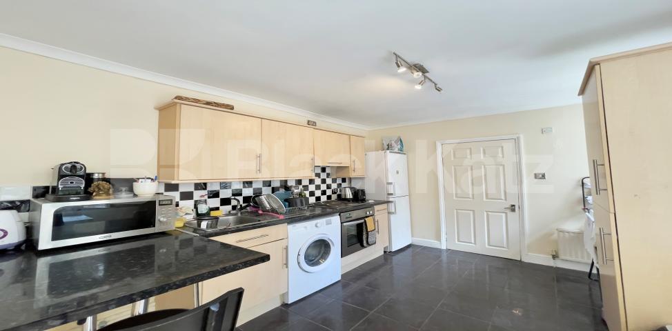 			LET, 2 Bedroom, 1 bath, 1 reception Apartment			 Brook Drive, Elephant & Castle/Lambeth North