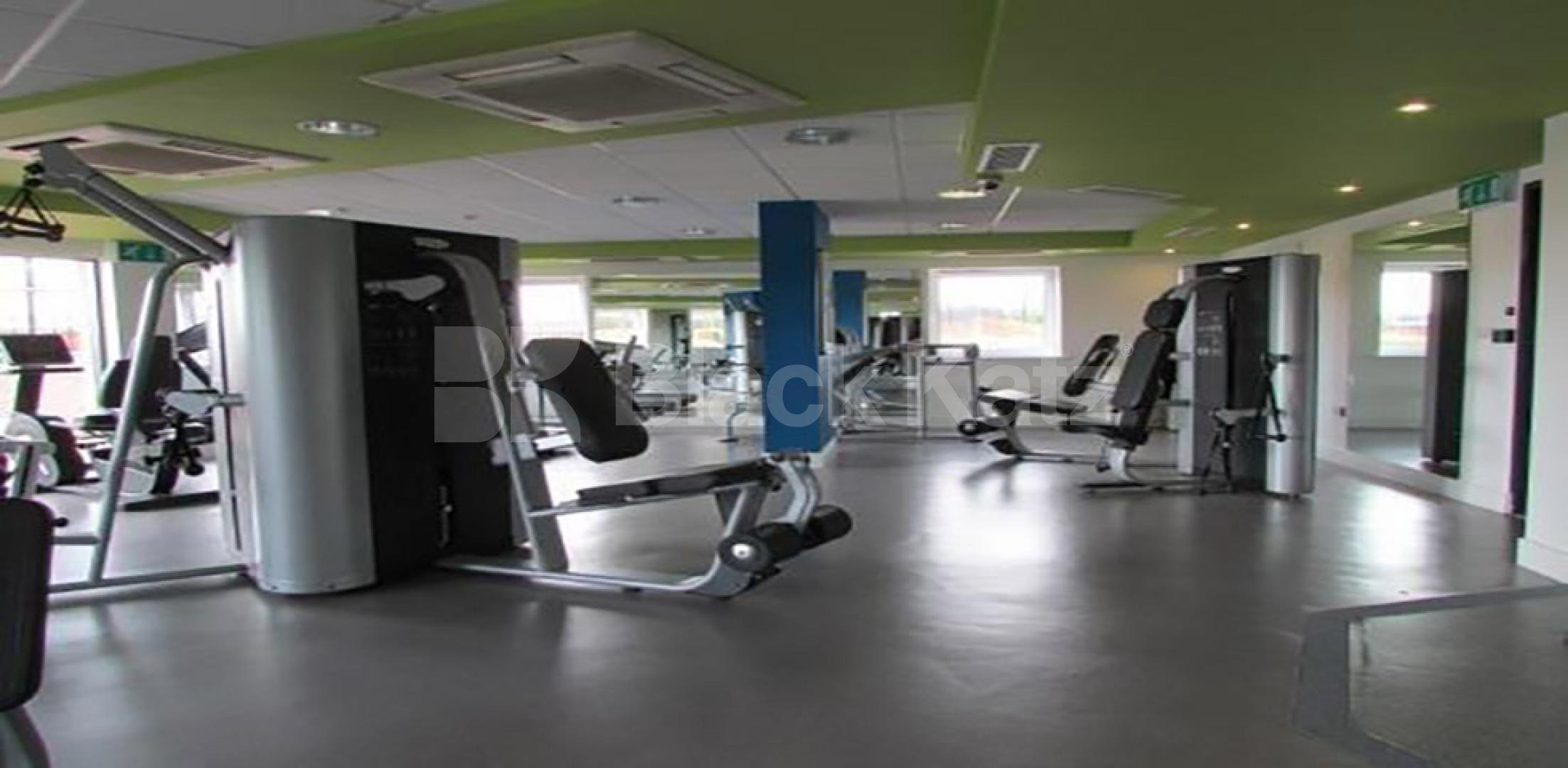 			LET , 2 Bedroom, 1 bath, 1 reception Apartment			 Tradewinds. Wards Wharf Approach, Docklands