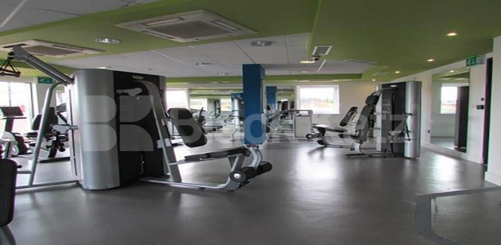 			LET , 2 Bedroom, 1 bath, 1 reception Apartment			 Tradewinds. Wards Wharf Approach, Docklands