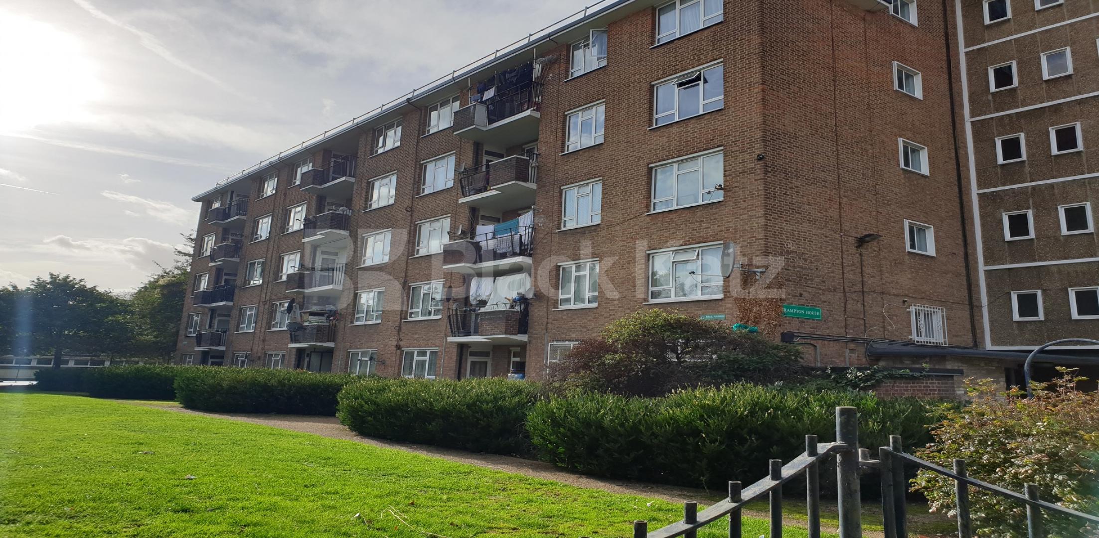 			NEW INSTRUCTION , 4 Bedroom, 1 bath, 1 reception Apartment			 St. Georges Close., Wandsworth Road/ Stockwell.  