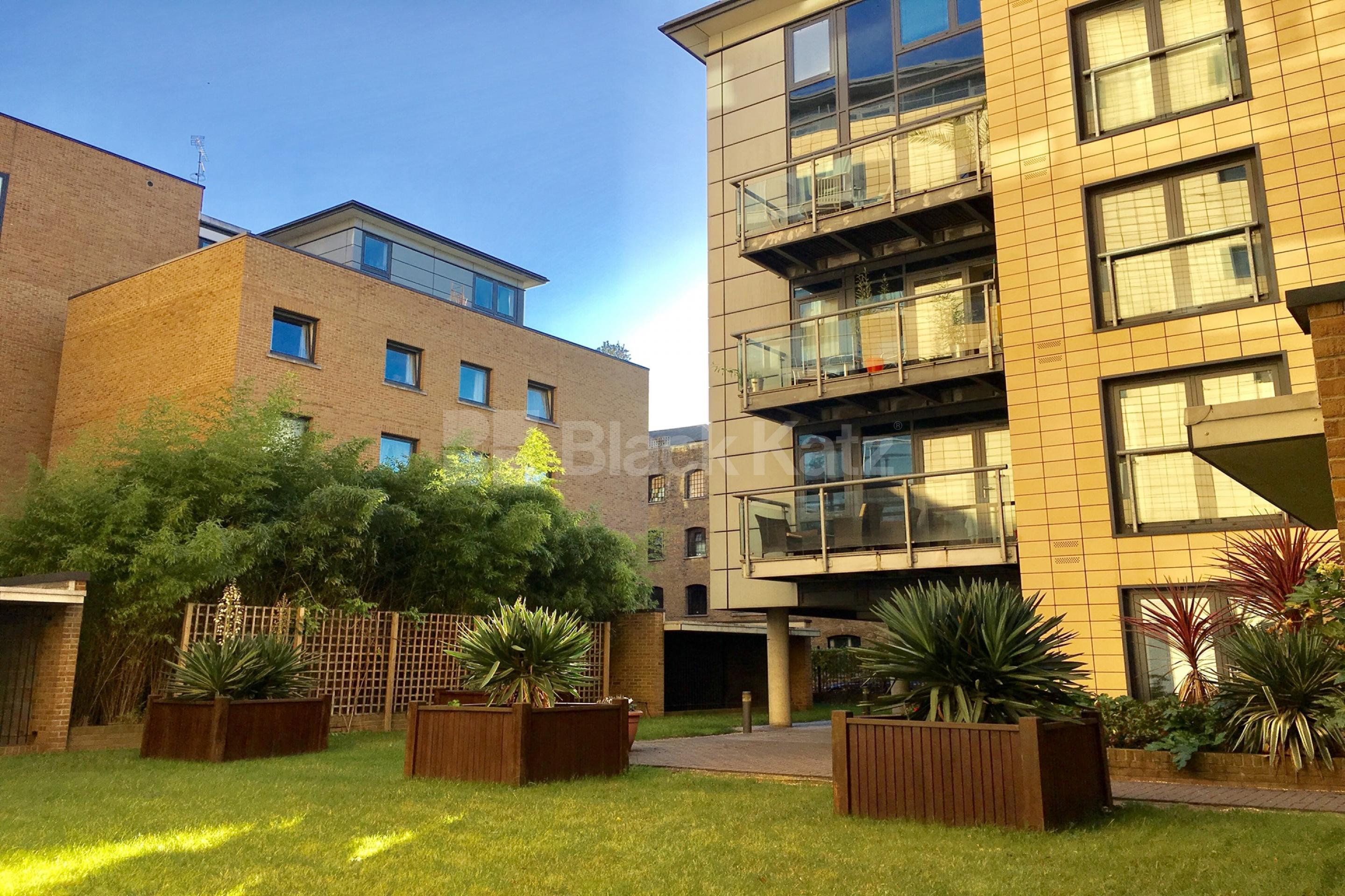 Beautiful penthouse, includes concierge, on site gym & water rates. Longstone Court.Great Dover Steet, Borough/London Bridge SE1