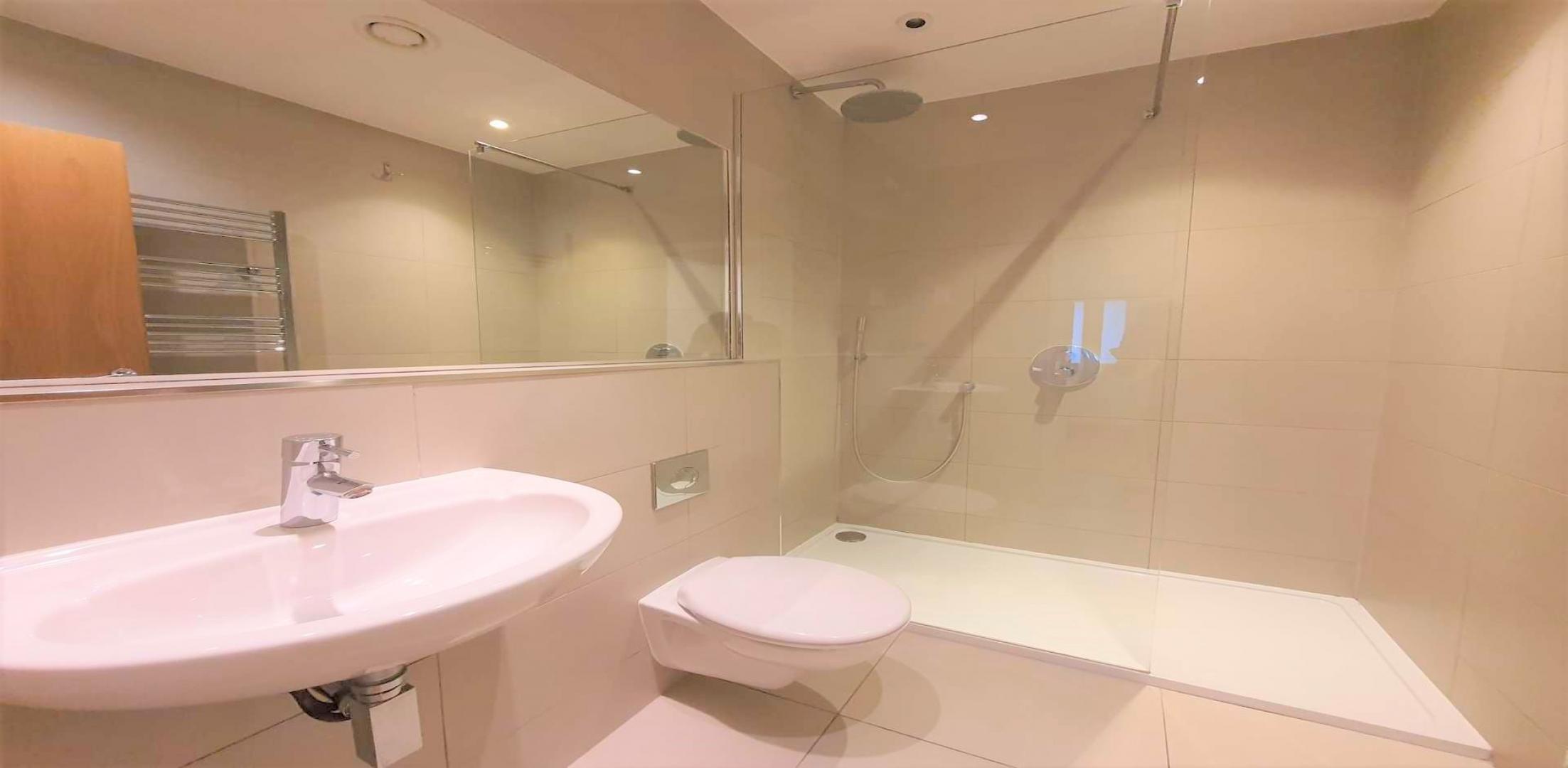 			2 Bedroom, 2 bath, 1 reception Flat			 Broadhurst Gardens, WEST HAMPSTEAD/FINCHLEY ROAD