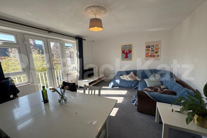 Superbly located generous duplex apartment   Battersea High Street, Battersea