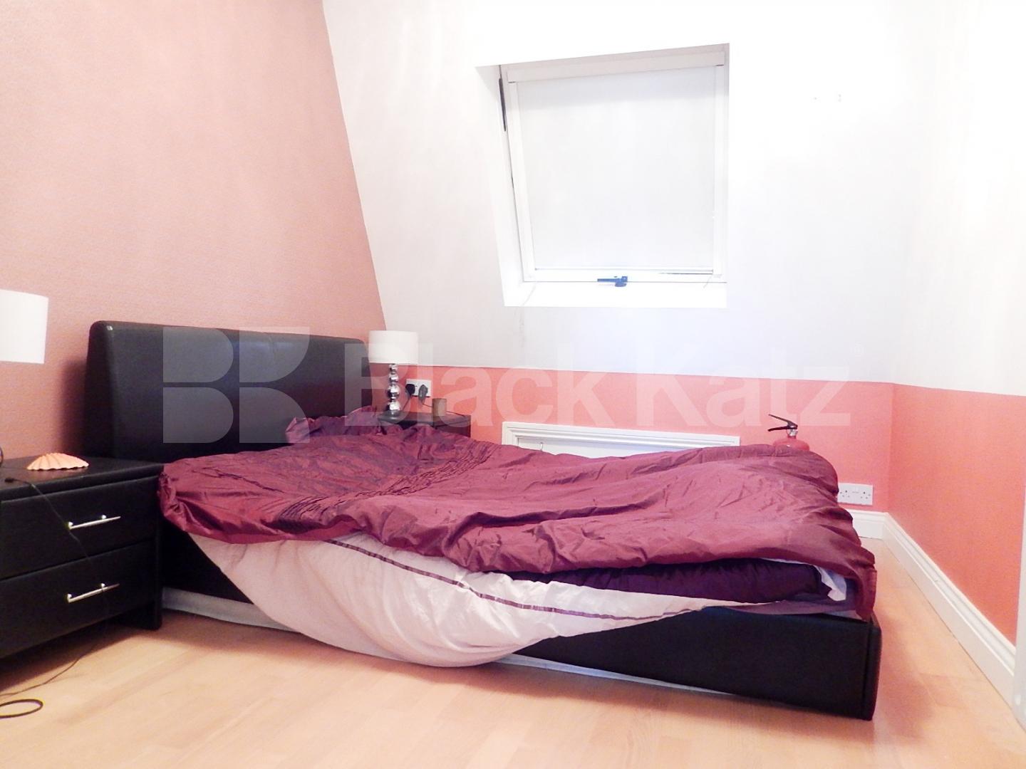 			LET, 1 Bedroom, 1 bath, 1 reception Flat			 Greyhound Road, Hammersmith