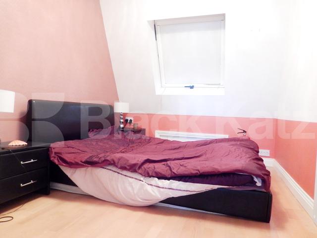 			LET, 1 Bedroom, 1 bath, 1 reception Flat			 Greyhound Road, Hammersmith