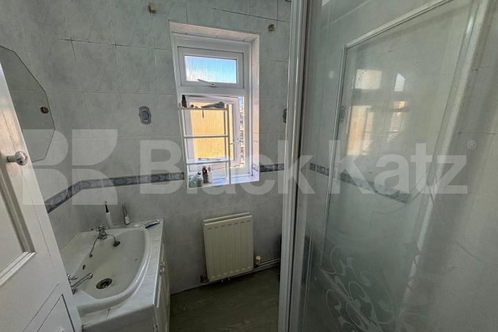 Superbly located generous duplex apartment   Battersea High Street, Battersea