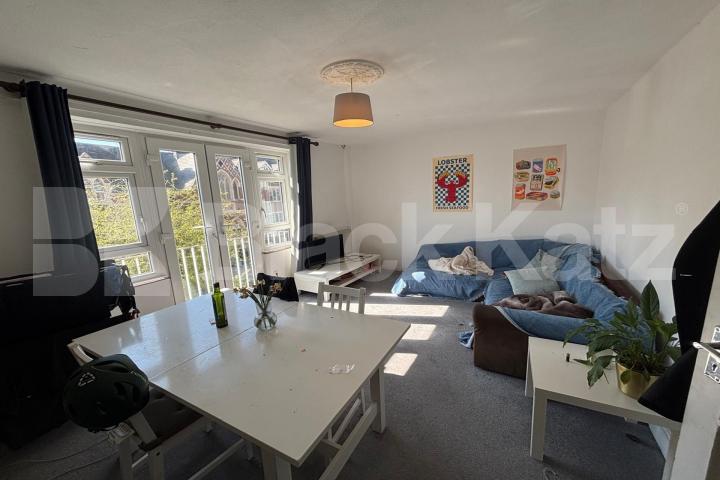 Superbly located generous duplex apartment   Battersea High Street, Battersea