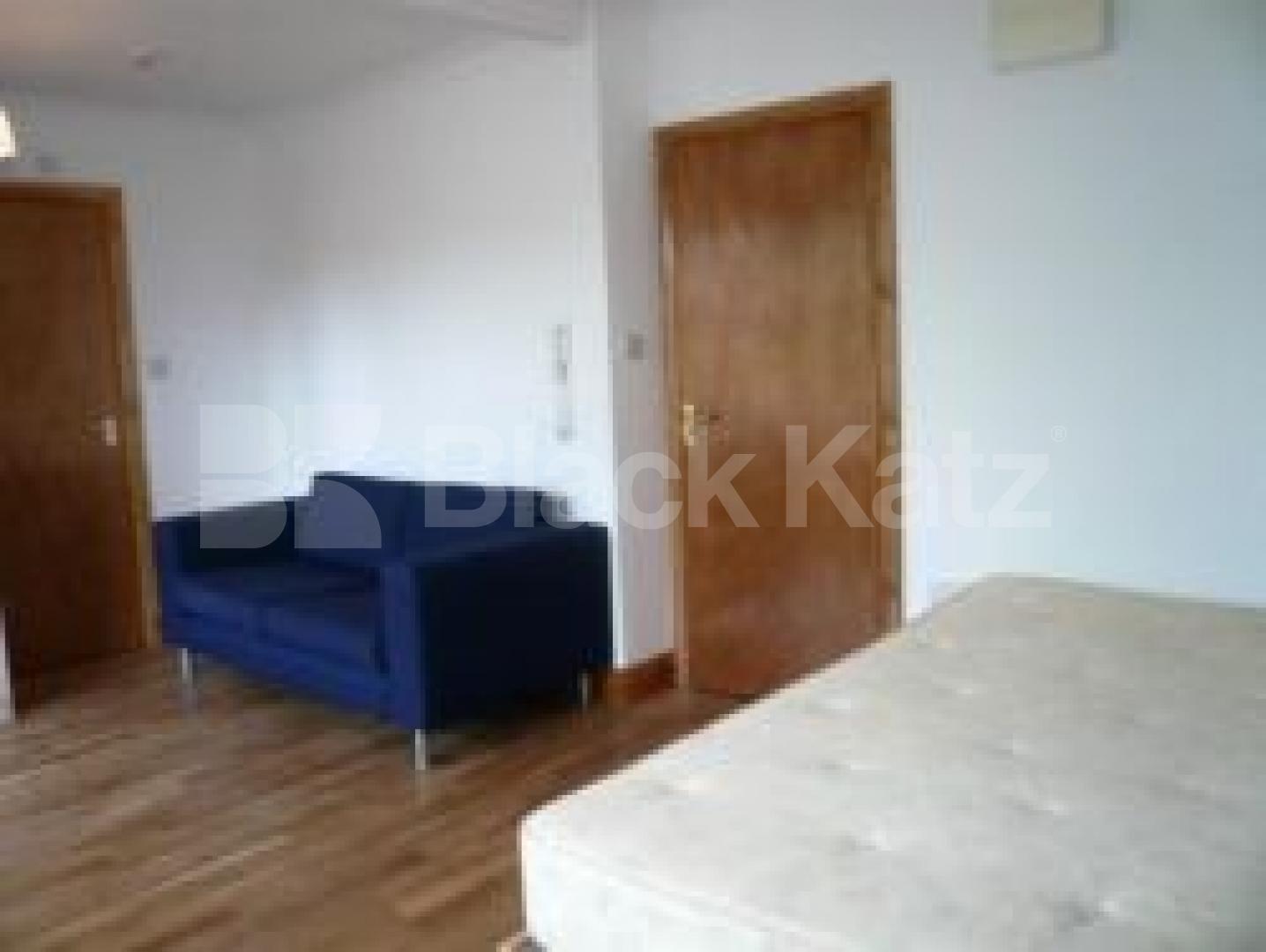 			Studio Apartment, 1 bath, 1 reception Flat			 Glenmore Road, BELSIZE PARK