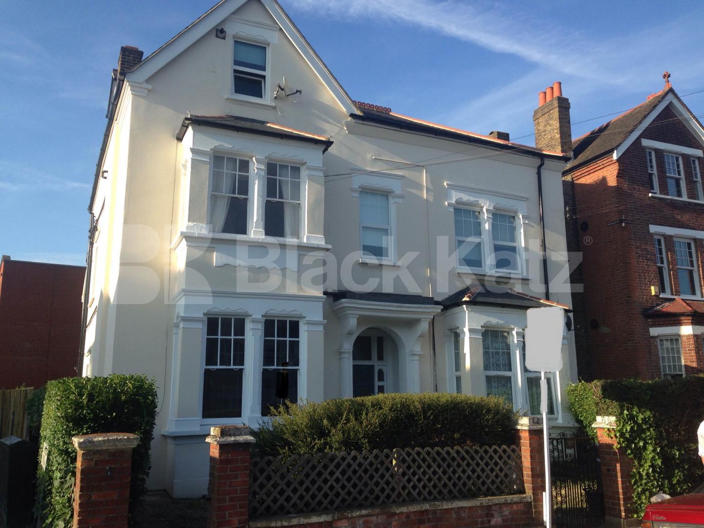 			LET, 2 Bedroom, 1 bath, 1 reception Apartment			 Gleneldon Road, Streatham