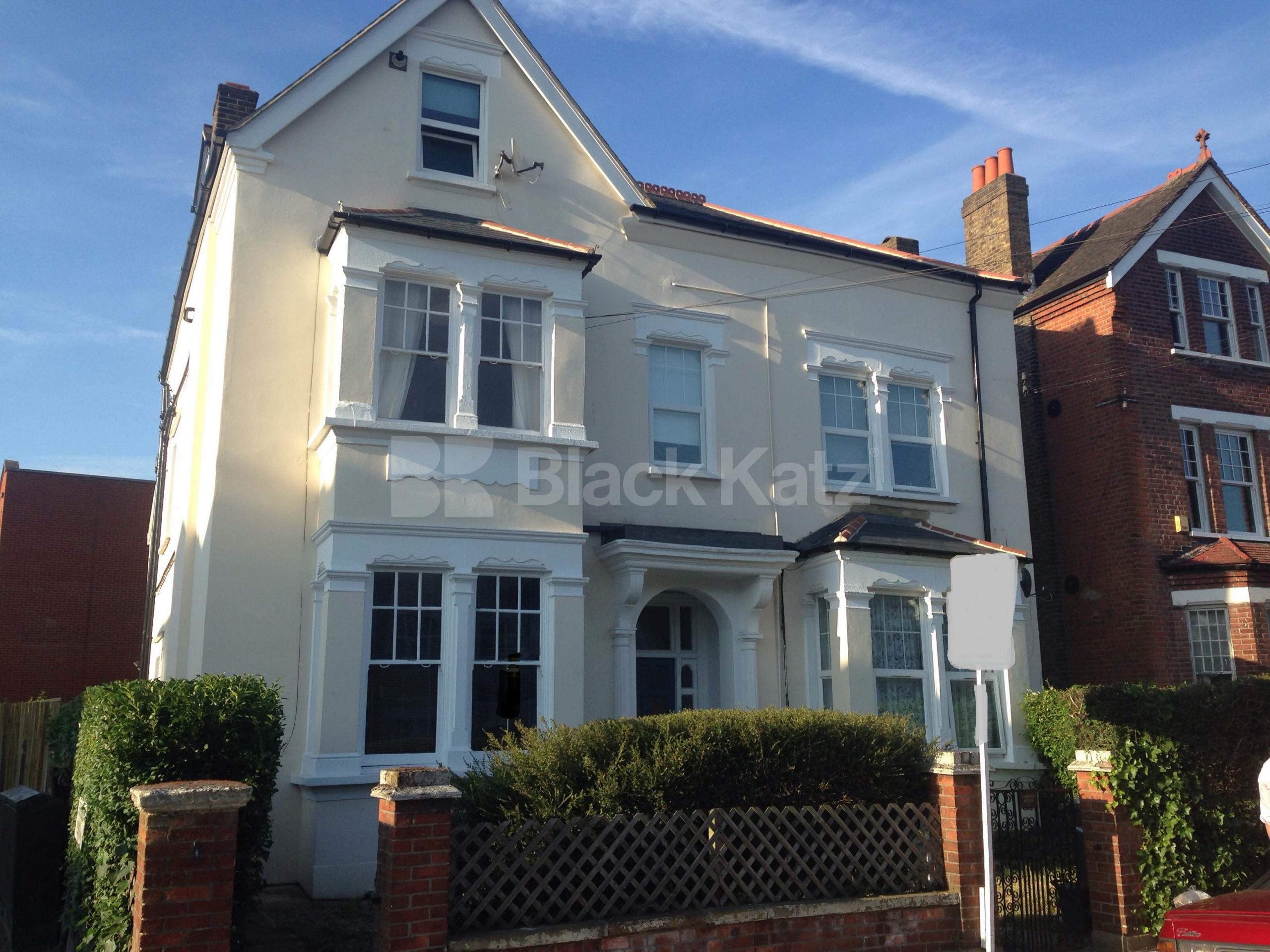 			LET, 2 Bedroom, 1 bath, 1 reception Apartment			 Gleneldon Road, Streatham SW16