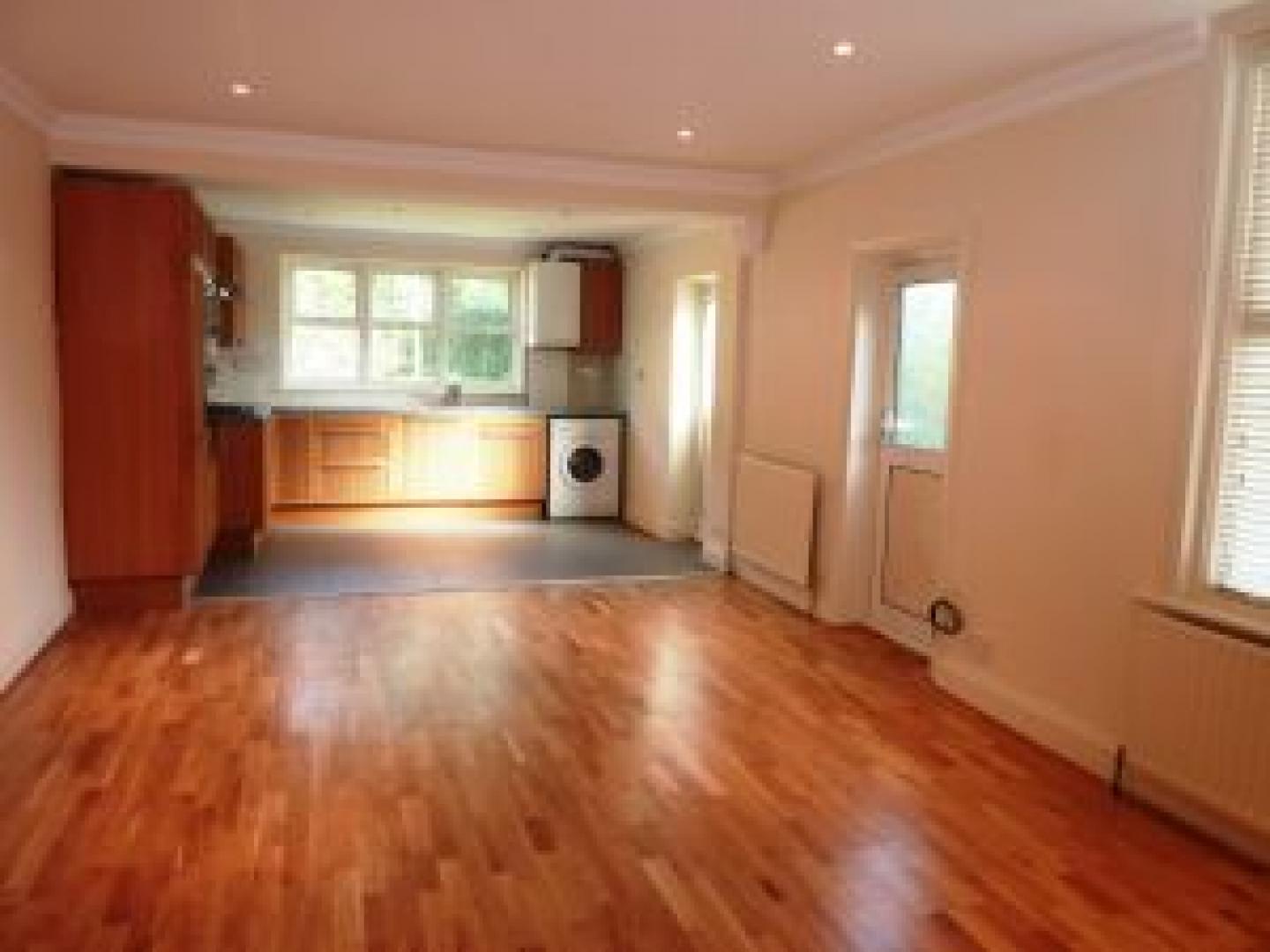 			NEW INSTRUCTION, 2 Bedroom, 1 bath, 1 reception Flat			 Savernake Road, BELSIZE PARK/HAMPSTEAD HEATH