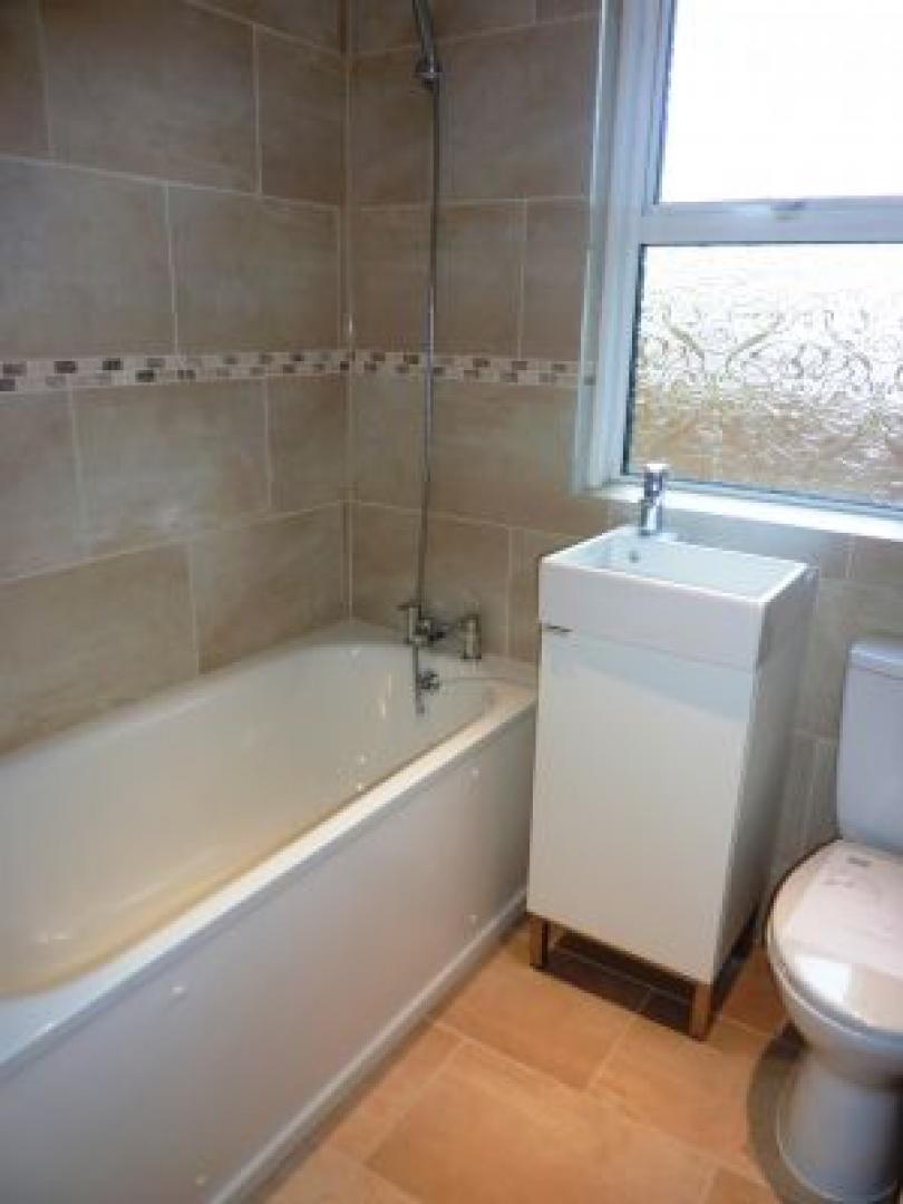 			NEW INSTRUCTION, 2 Bedroom, 1 bath, 1 reception Flat			 Savernake Road, BELSIZE PARK/HAMPSTEAD HEATH