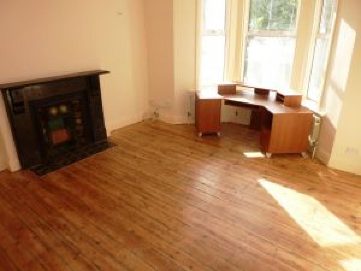 			NEW INSTRUCTION, 2 Bedroom, 1 bath, 1 reception Flat			 Savernake Road, BELSIZE PARK/HAMPSTEAD HEATH