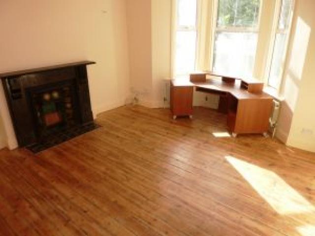 			NEW INSTRUCTION, 2 Bedroom, 1 bath, 1 reception Flat			 Savernake Road, BELSIZE PARK/HAMPSTEAD HEATH