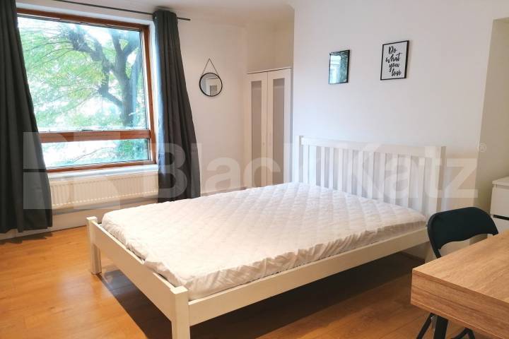Stylish and modern, bright & airy Mid-Century development Morecombe Street , Elephant and Castle